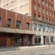 Image 6: Front facade and annex of the McKenzie Building